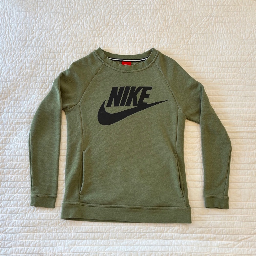 Nike Sportswear Essential Crewneck Sweatshirt Olive Green 938080-385 Womens XS